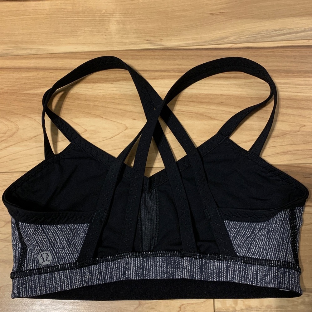 Lululemon sports bra